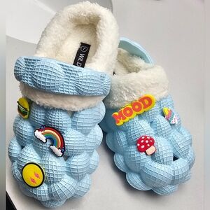 Women Blue Bubble Slippers Size 7